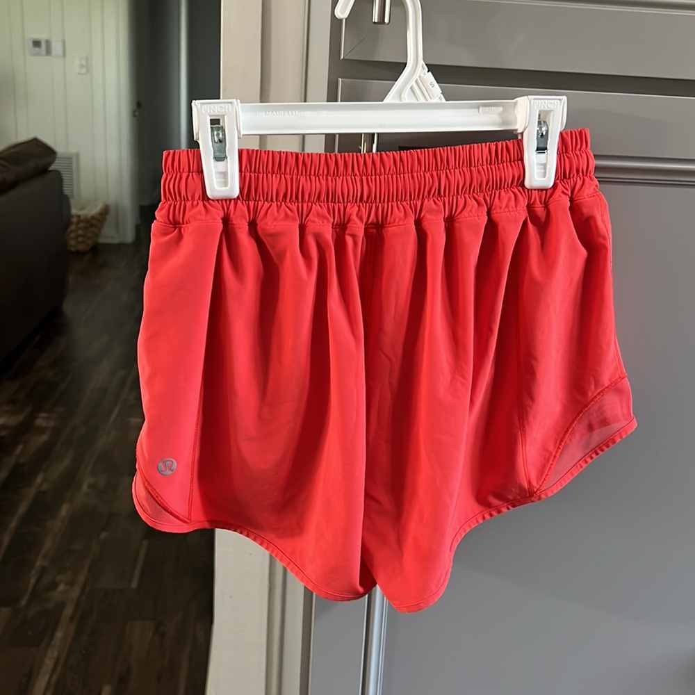 Lululemon hotty hot short 2.5